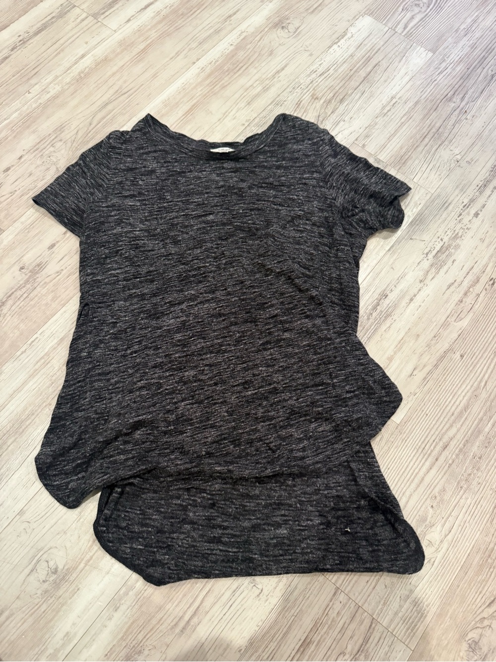 wilfred Charcoal Heather Short Sleeve Tee